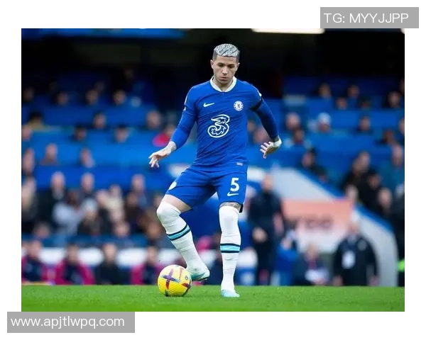 西甲激战巴萨逆转本菲卡四比三全场沸腾瞬间回顾与分析